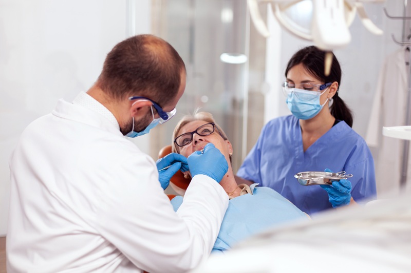 Patient having no drill dentistry